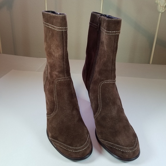 Nine West brown suede heeled booties. Sz 8. - Picture 4 of 8